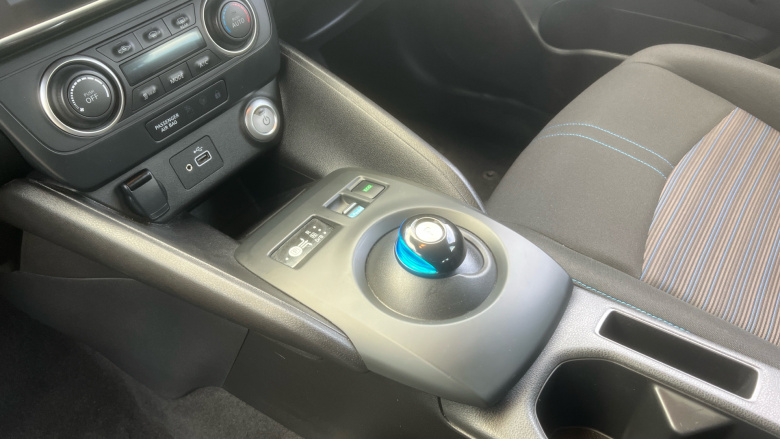 Nissan LEAF 110kW Acenta 39kWh 5dr Auto Electric Hatchback